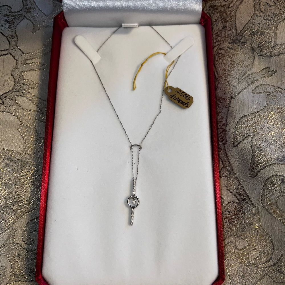 .25ct Diamond Necklace Pendant set in 14kt White Gold